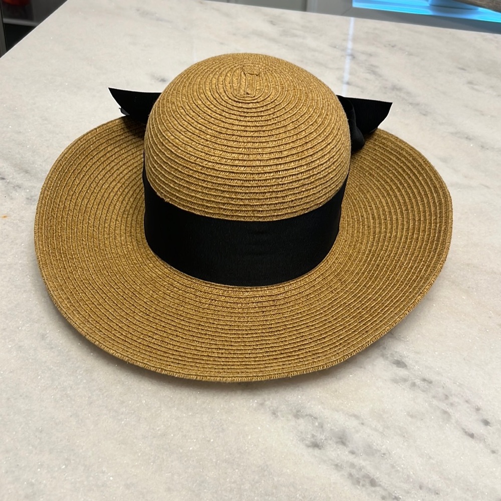 Tuckernuck adjustable toucan hat